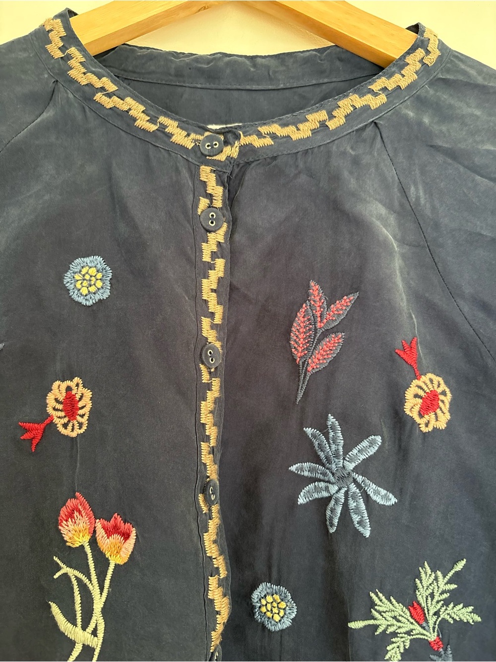 Johnny Was Biya embroidered blouse - Picture 4 of 6